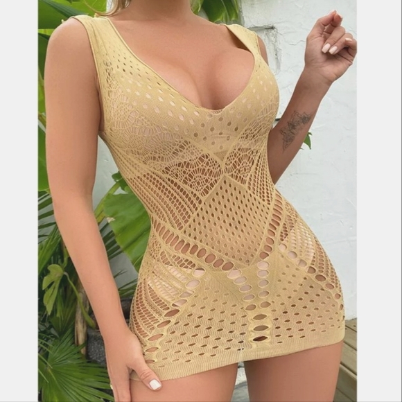 Lux Hollow Out Nude Dress - Picture 2 of 3